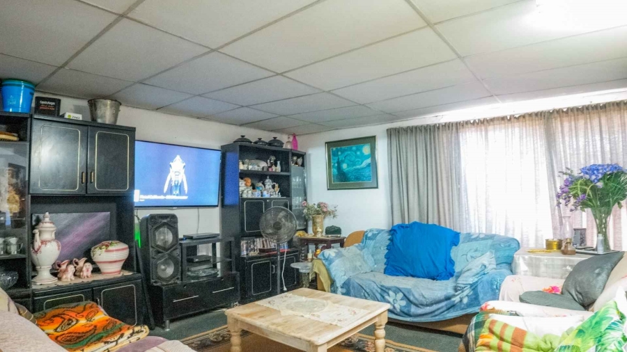 4 Bedroom Property for Sale in Kwaggafontein Free State